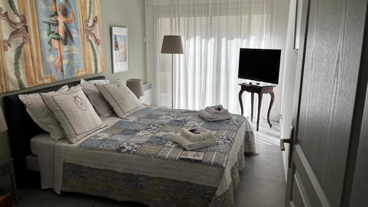 Au Coeur Des Lices *** Centre Historique Avignon Apartment ภายนอก รูปภาพ