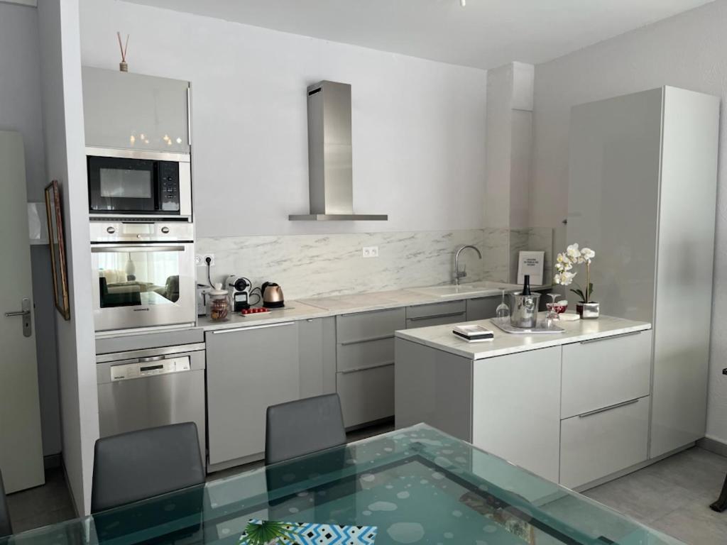 Au Coeur Des Lices *** Centre Historique Avignon Apartment ภายนอก รูปภาพ